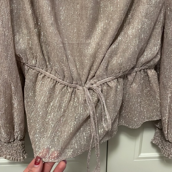 Sparkle Top White House Black Market - Picture 5 of 6